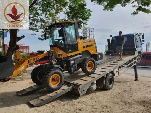 Vận chuyển máy xúc lật JF910 cho khách hàng tại Ninh Bình-1