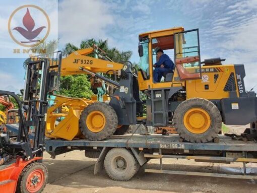 Bàn giao máy xúc lật JF932G cho công ty TNHH chè Hưng Phát