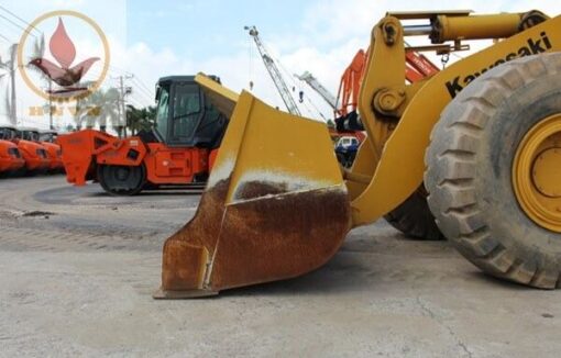 Máy xúc lật Kawasaki 80ZA gầu 3.2m3-4