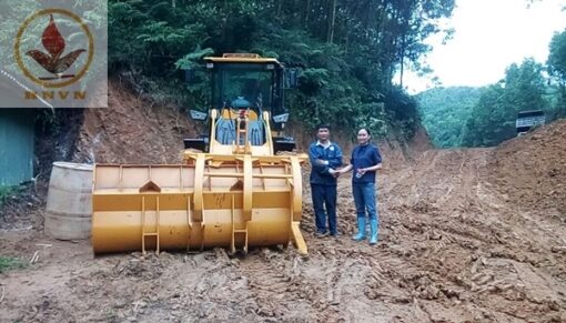 Bàn giao máy xúc lật JF939 đi Mù Cang Chải - Yên Bái