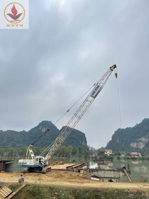Cẩu bánh xích Yutong trọng tải 50T