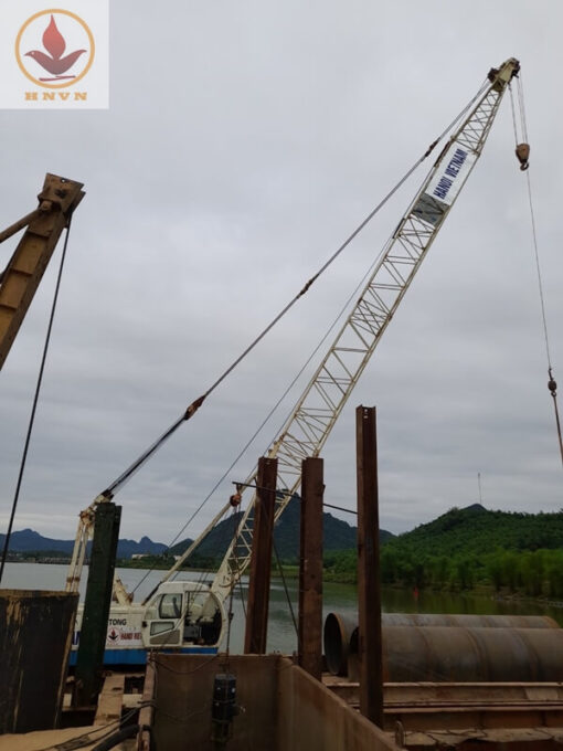 Cẩu bánh xích Yutong trọng tải 50T
