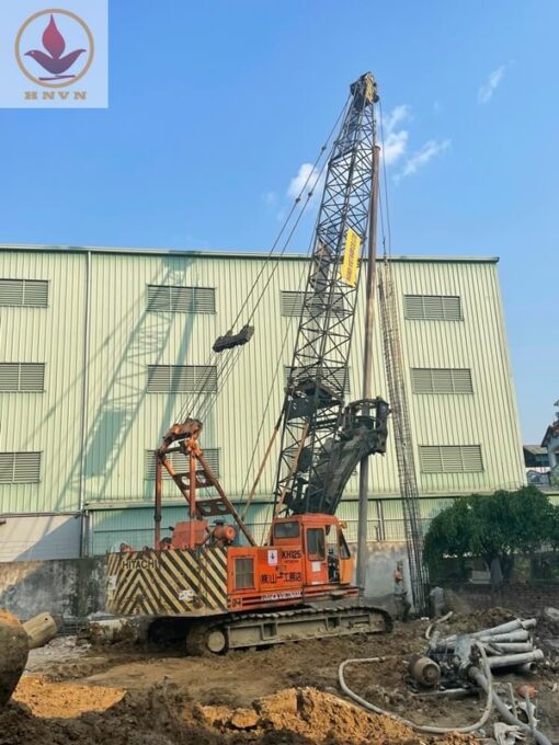 Cẩu xích Hitachi KH125-3 trọng tải 35 tấn