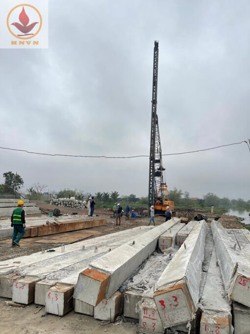 Máy đóng cọc DH400 + Búa Diezel DD35