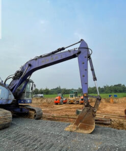 Máy xúc đào bánh xích Komatsu PC228UU