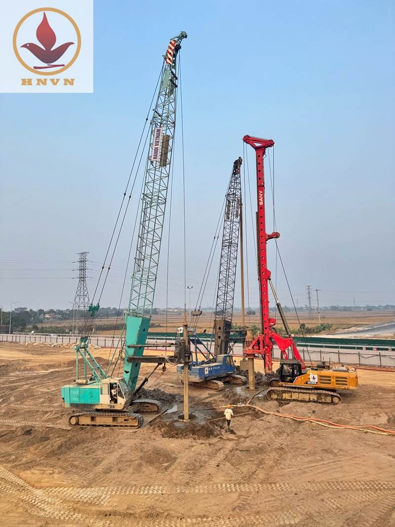 Thi công Cọc Khoan nhồi cầu vượt nút giao Liêm Sơn và QL21A