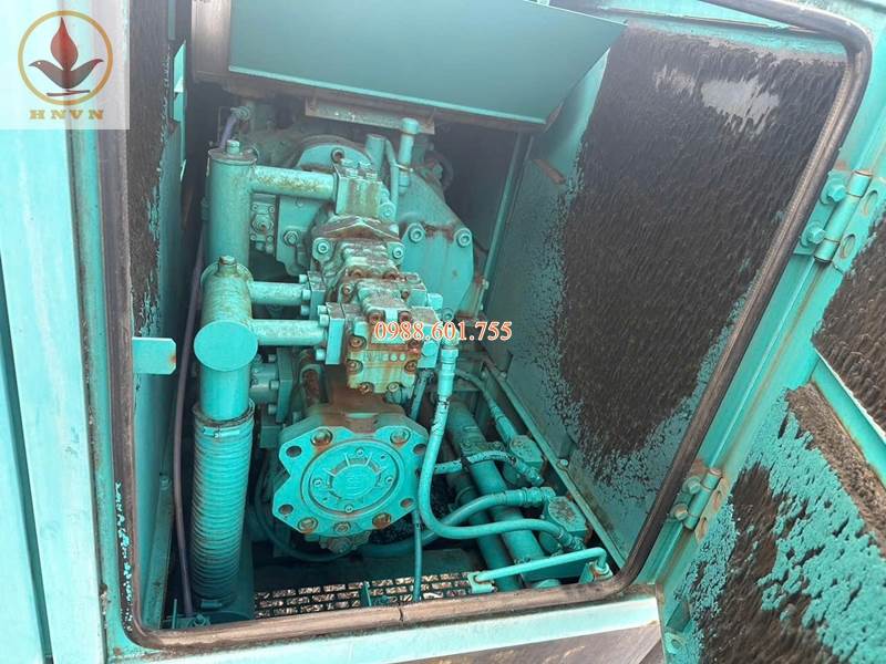 Máy cẩu bánh xích Kobelco 7035 trọng tải 35 tấn sản xuất năm 1997