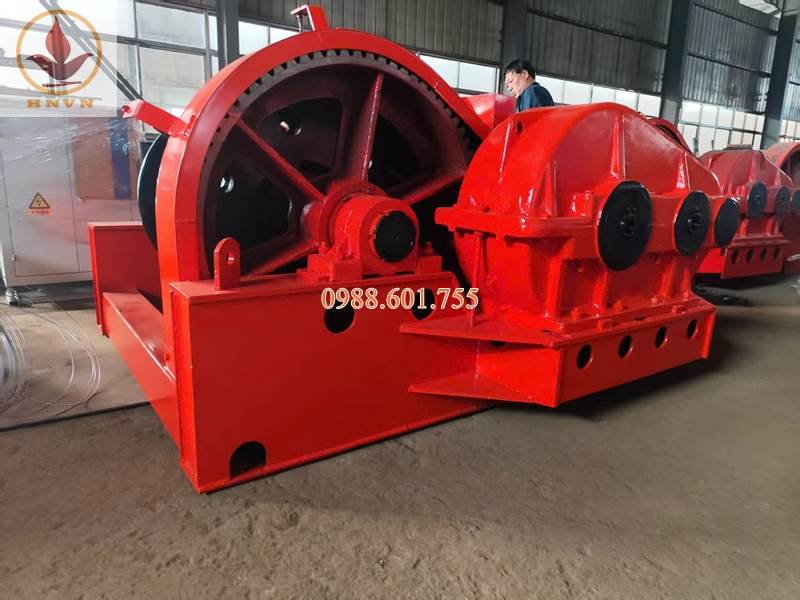 Máy giã đá CK2500 (JK10) của Hanoi Vietnam đang cập cảng Hải Phòng