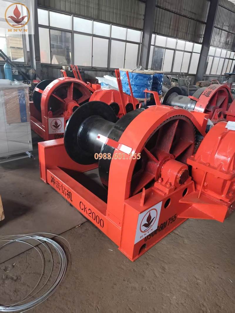 Máy giã đá CK2500 (JK10) của Hanoi Vietnam đang cập cảng Hải Phòng