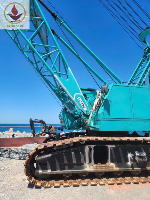 Cẩu xích Kobelco 7080 trọng tải 80 tấn, năm sản xuất 1995
