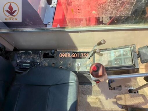 Cẩu bánh xích Hitachi KH150-3 (40 tấn), sản xuất năm 1985