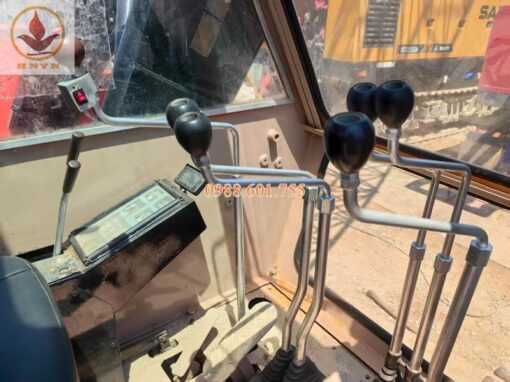 Cẩu bánh xích Hitachi KH150-3 (40 tấn), sản xuất năm 1985