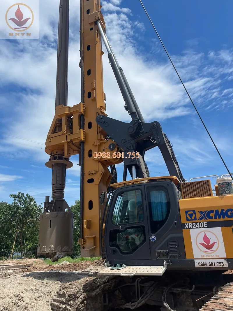 Bán máy khoan cọc nhồi XCMG XR240E, đời 2020