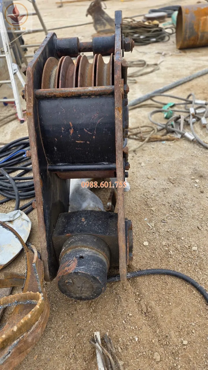 Cùng là Sumitomo 80 tấn, nhưng có bác chủ tịch lại chọn mua LS218RH-5 thay vì SC800 là vì sao?